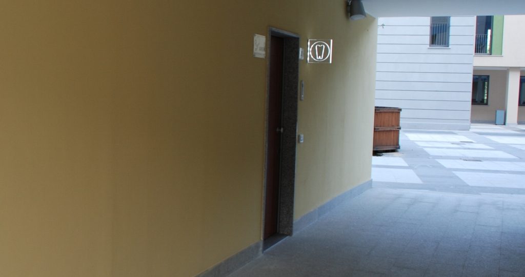 https://www.odontoiatriapiacentini.it/wp-content/uploads/2016/12/6-ingresso-1024x540.jpg